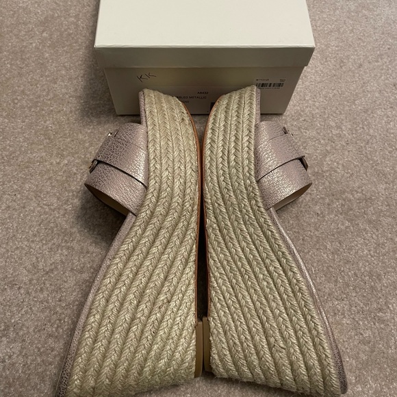 044. NIB Coach Carlana Pebbled Metallic Champagne Espadrilles Platform Wdgs S 9M - Picture 7 of 11